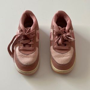 #kidskicks#nike#airforones